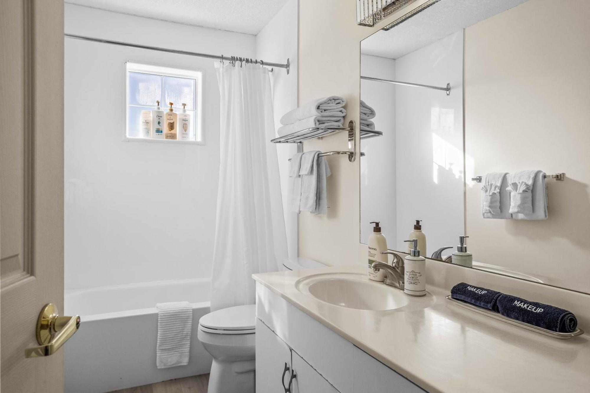 坎莫尔B212 Hot Tub, Ac X3, Parking, 2 Min To Banff Gate公寓 外观 照片