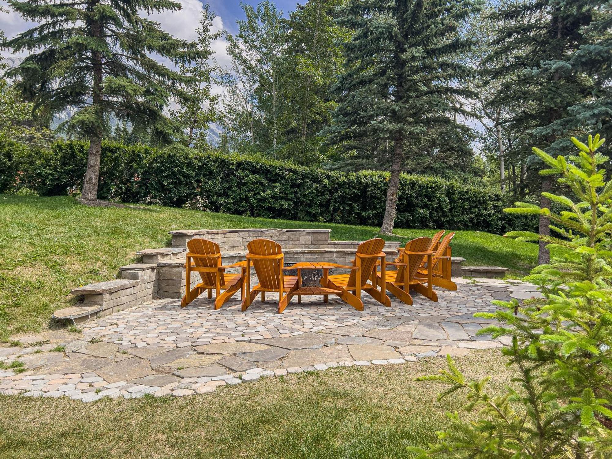 坎莫尔B212 Hot Tub, Ac X3, Parking, 2 Min To Banff Gate公寓 外观 照片