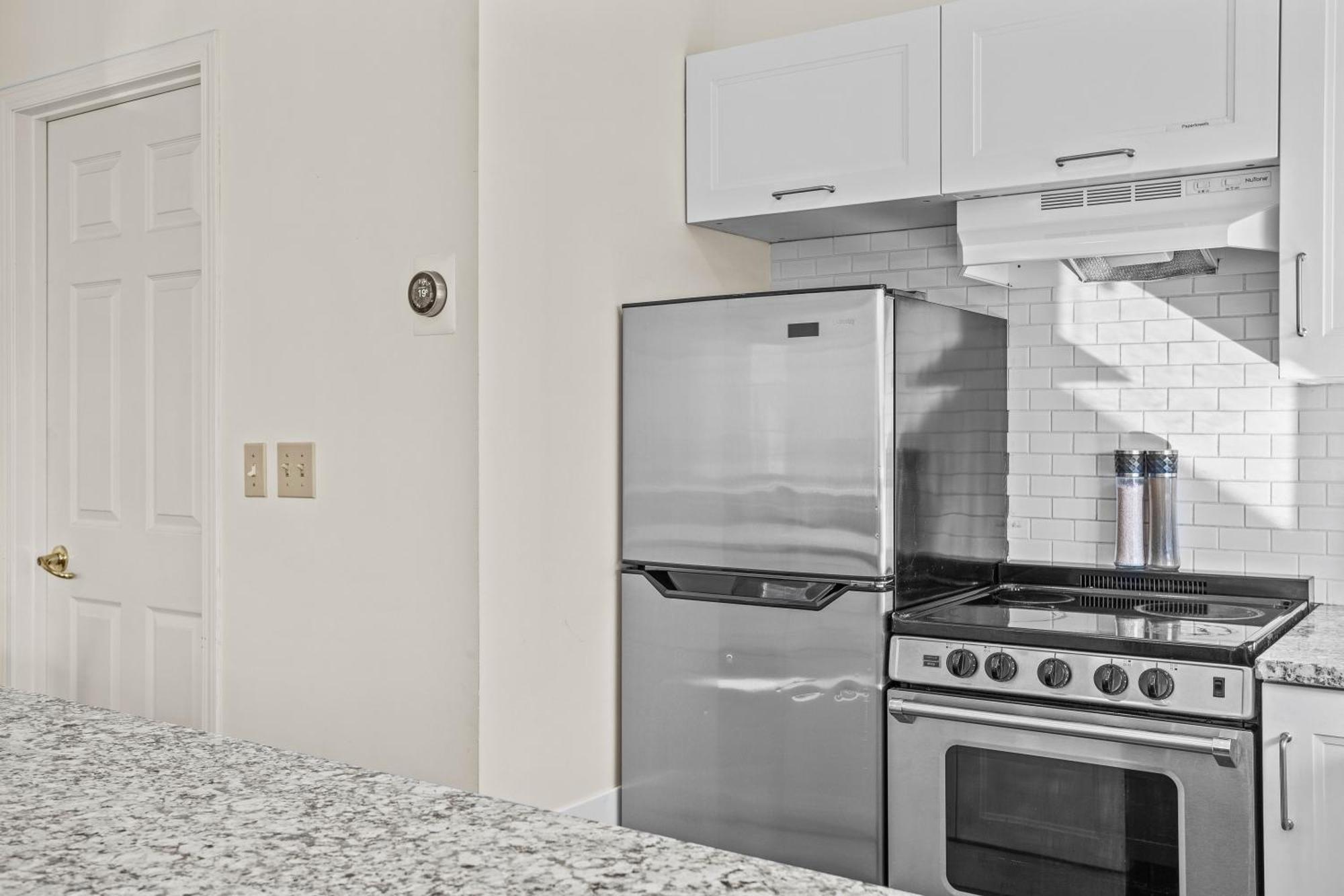 坎莫尔B212 Hot Tub, Ac X3, Parking, 2 Min To Banff Gate公寓 外观 照片